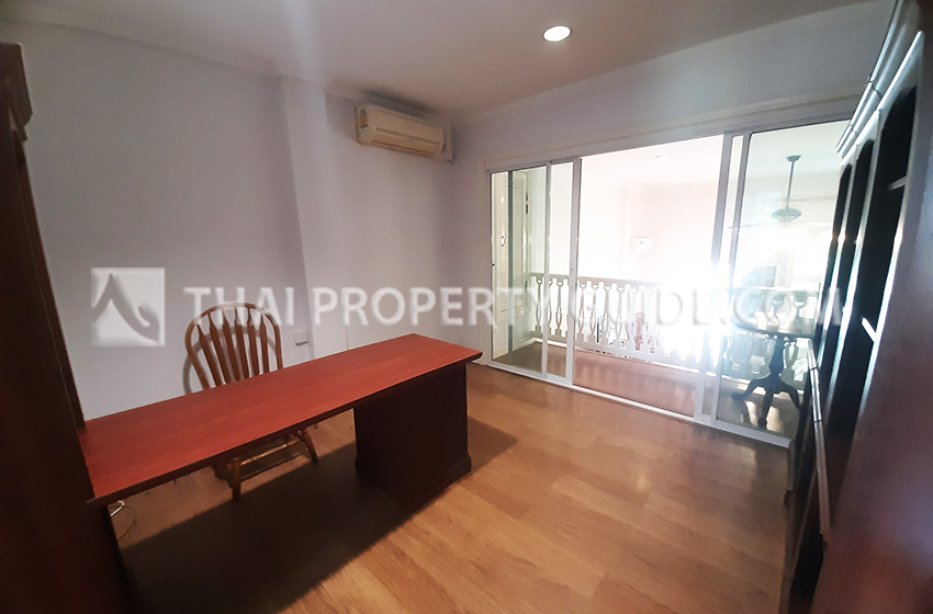 Townhouse in Sukhumvit 
